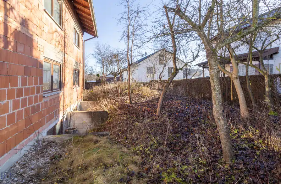 Freistehendes Einfamilienhaus zur individuellen Fertigstellung in Traubing - Garten (37382)