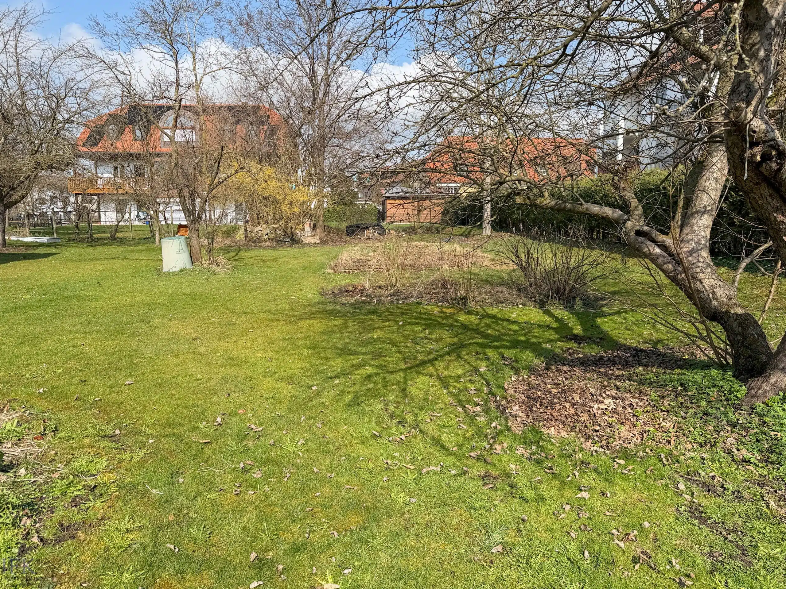 Grundstück - Sonniges Baugrundstück für Einfamilienhaus oder Zweifamilienhaus in Weilheim