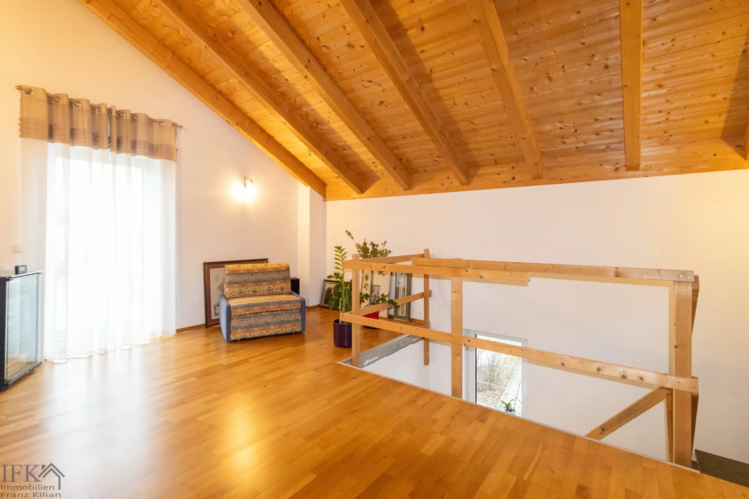 Galerie - Neuwertiges KFW-55 Einfamilienhaus auf traumhaftem Grundstück in Eberfing