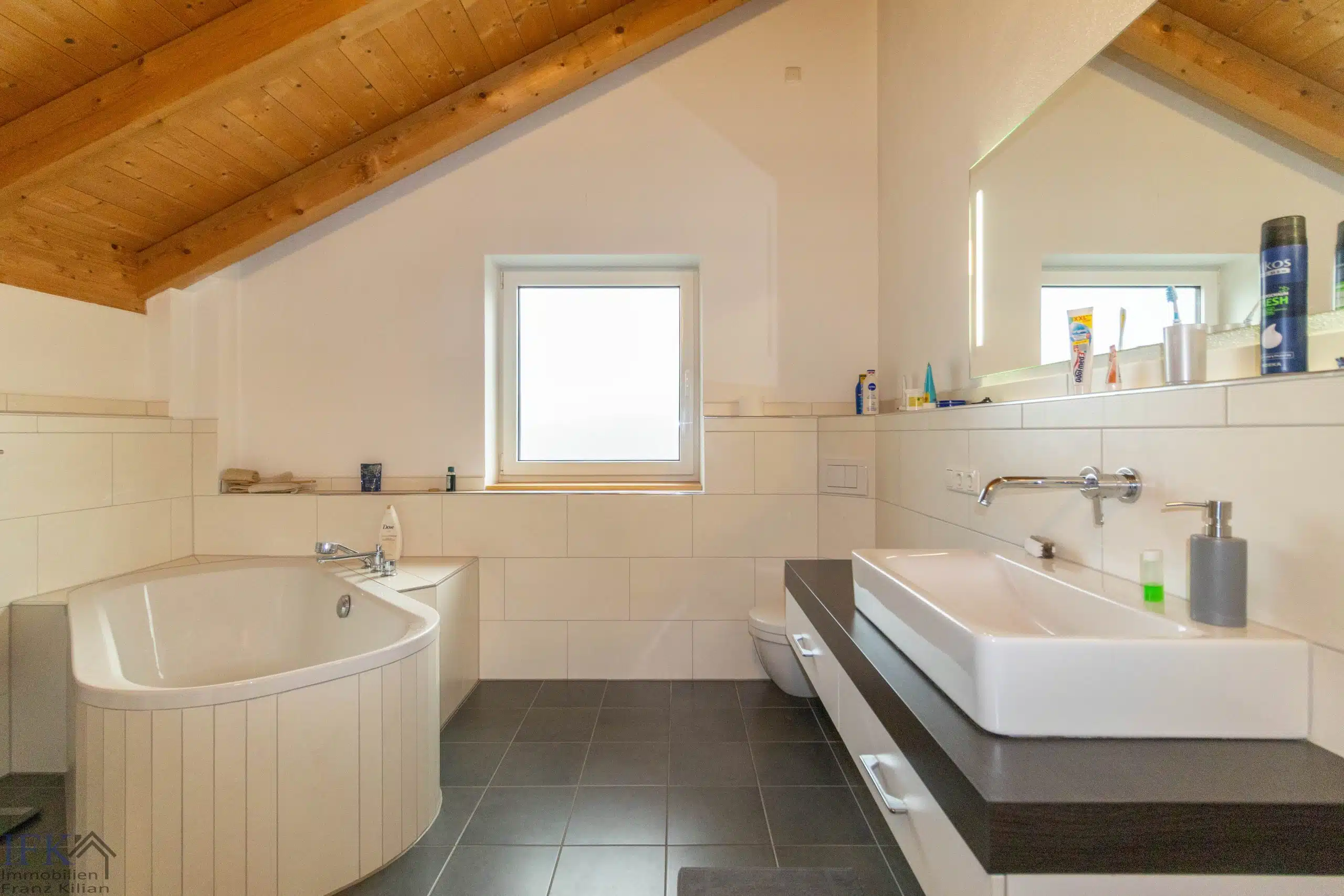 Bad - Neuwertiges KFW-55 Einfamilienhaus auf traumhaftem Grundstück in Eberfing