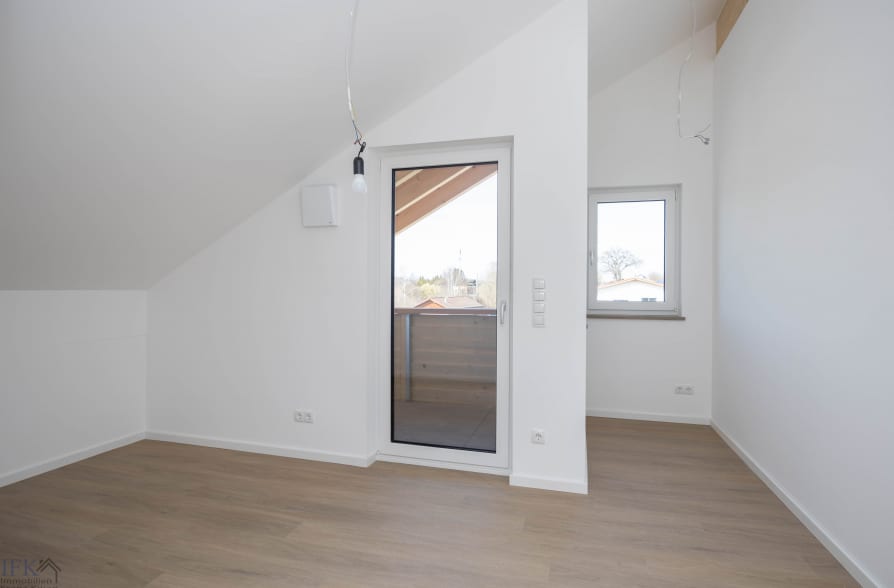 Modern und Energieeffizient. Neubau Dachgeschosswohnung in Bahnhofsnähe in Huglfing! - Schlafzimmer 2 (42427)