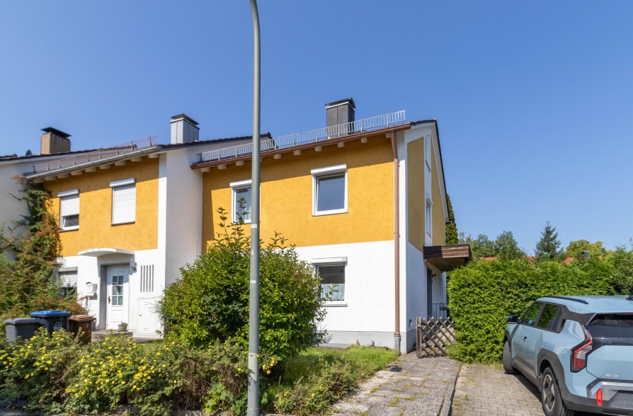 Reiheneckhaus zum renovieren mit wunderschönem Garten in Weilheim!, 82362 Weilheim in Oberbayern, Reiheneckhaus