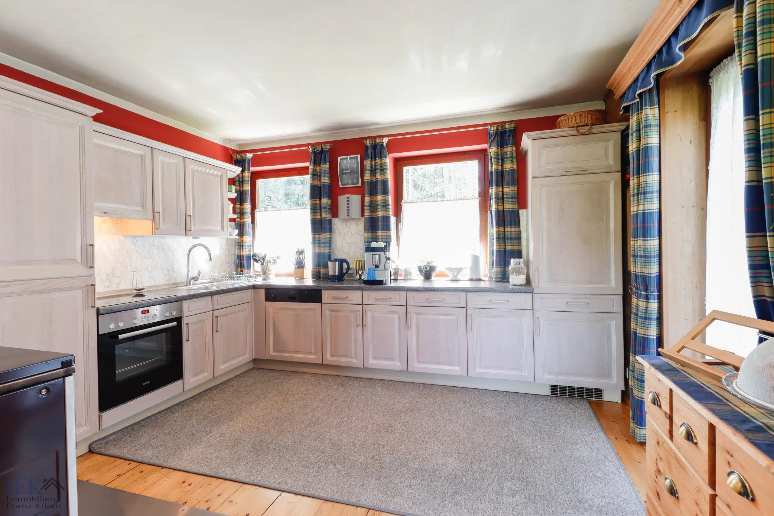 Küche - Einmalige Gelegenheit! Einfamilienhaus mit Ausbaureserve auf traumhaftem Grundstück und Lechzugang!