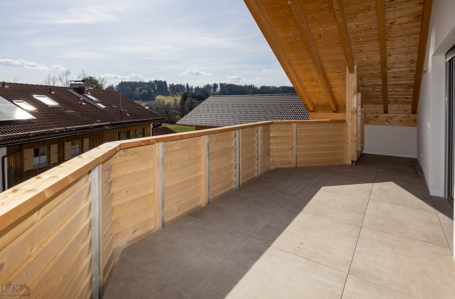 Modern und Energieeffizient. Neubau Dachgeschosswohnung in Bahnhofsnähe in Huglfing! - Balkon Süd-/ Ost (39553)