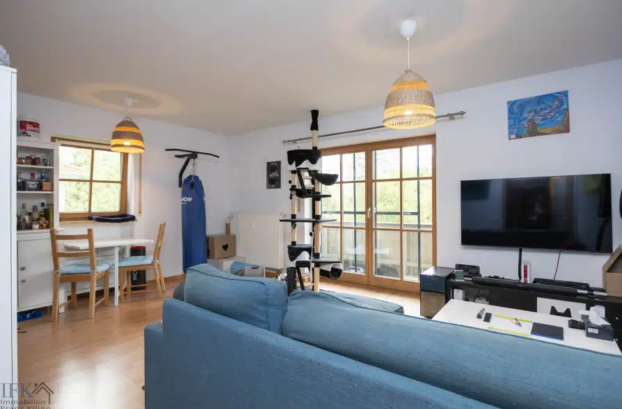Gemütliche 2-Zimmer-Wohnung mit Balkon in ruhiger Stadtlage - Wohnbereich (41769)