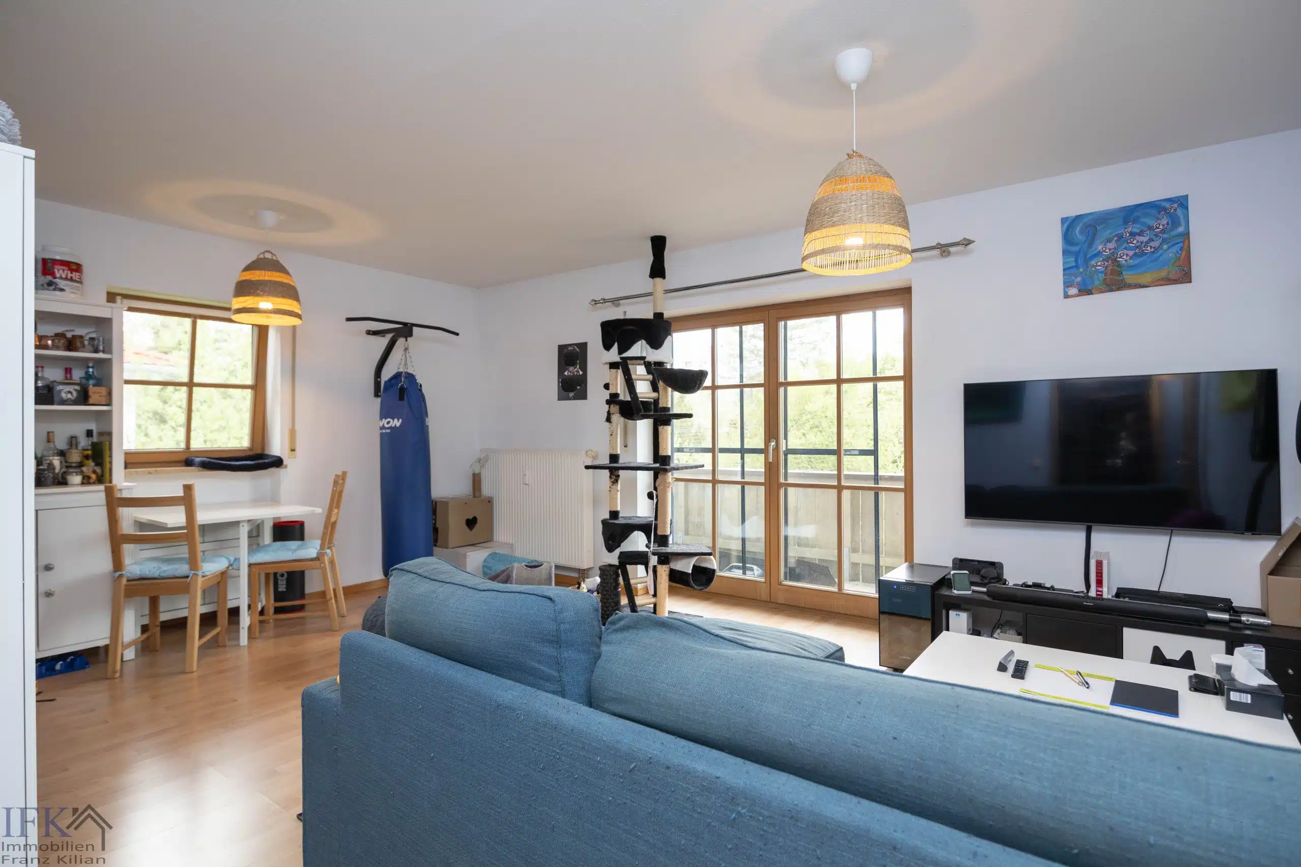 Wohnbereich - Gemütliche 2-Zimmer-Wohnung mit Balkon in ruhiger Stadtlage