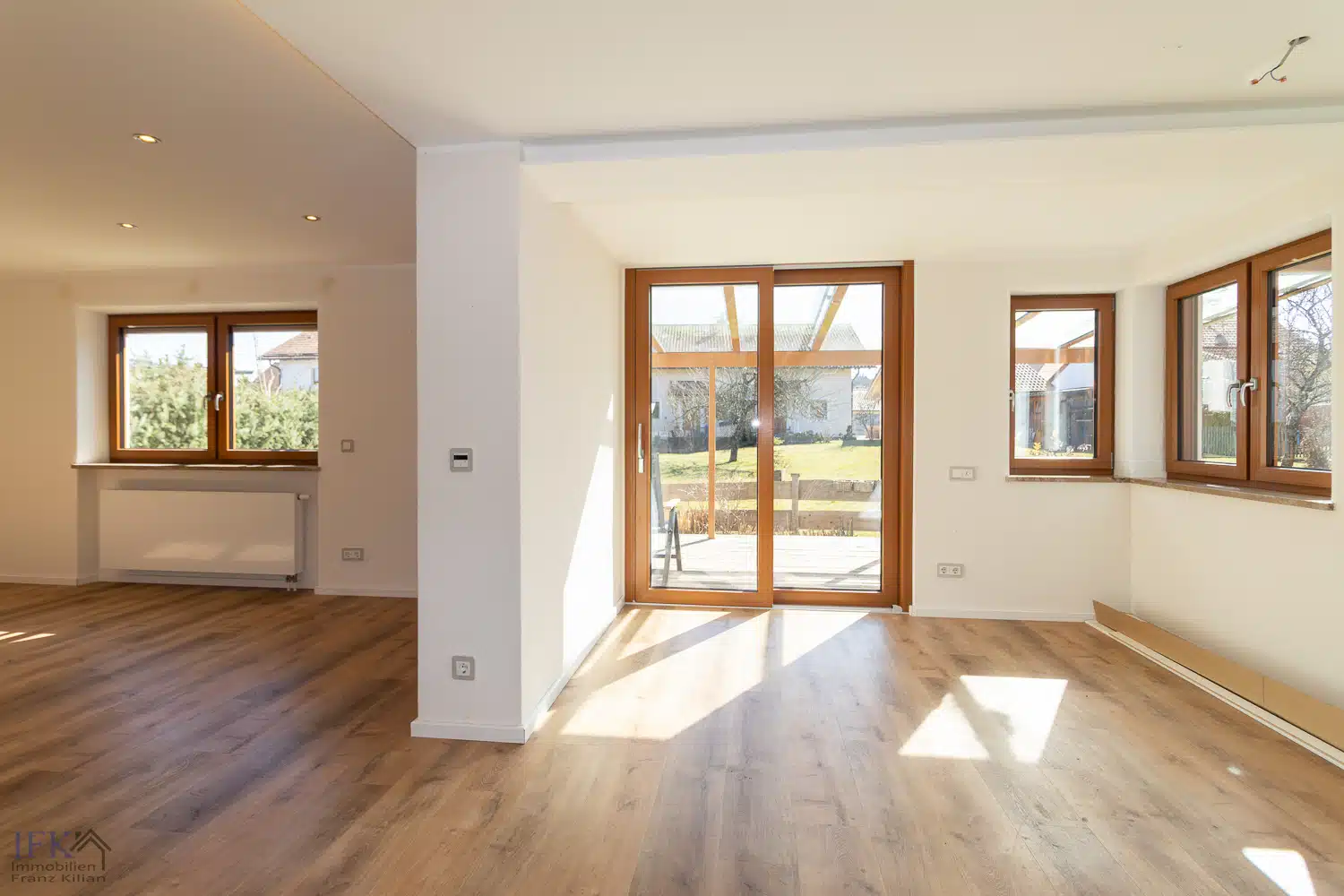 Essbereich - Platz für die ganze Familie! Doppelhaushälfte mit Einliegerappartement in attraktiver Lage