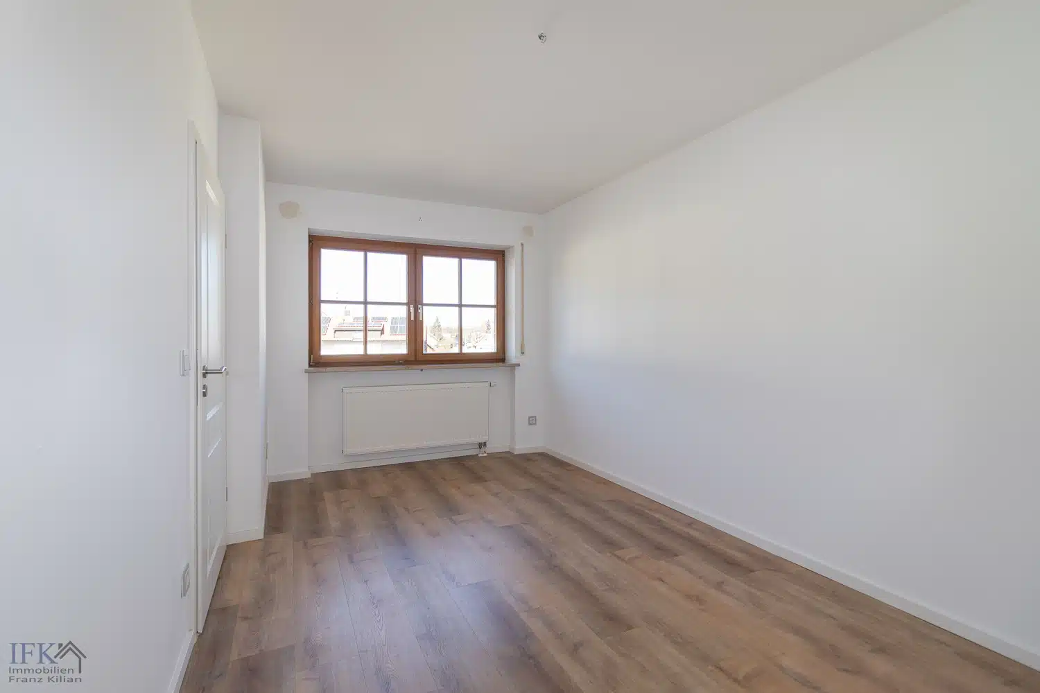 Zimmer 3 - Platz für die ganze Familie! Doppelhaushälfte mit Einliegerappartement in attraktiver Lage