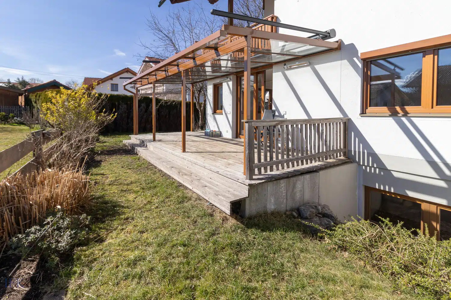 Garten - Platz für die ganze Familie! Doppelhaushälfte mit Einliegerappartement in attraktiver Lage