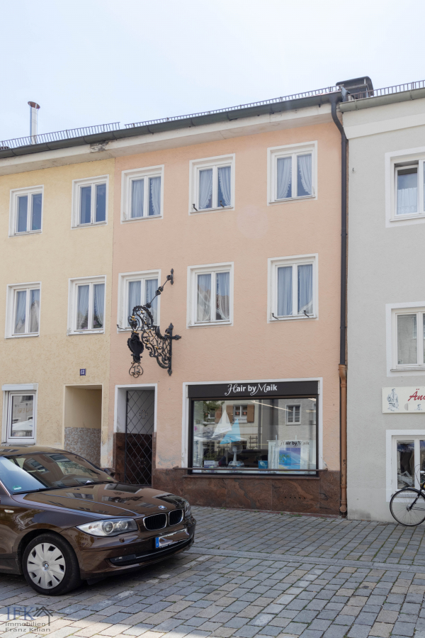Repräsentatives Ladengeschäft in Top-Lage in der Weilheimer Innenstadt - Frontansicht