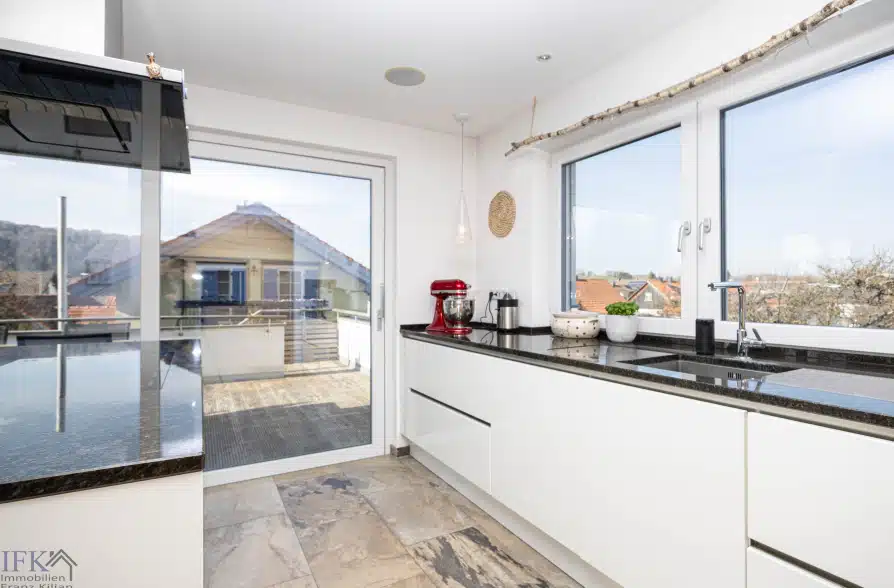 Moderne Doppelhaushälfte Dachterrasse in Peißenberg Wörth - Küche (41456)
