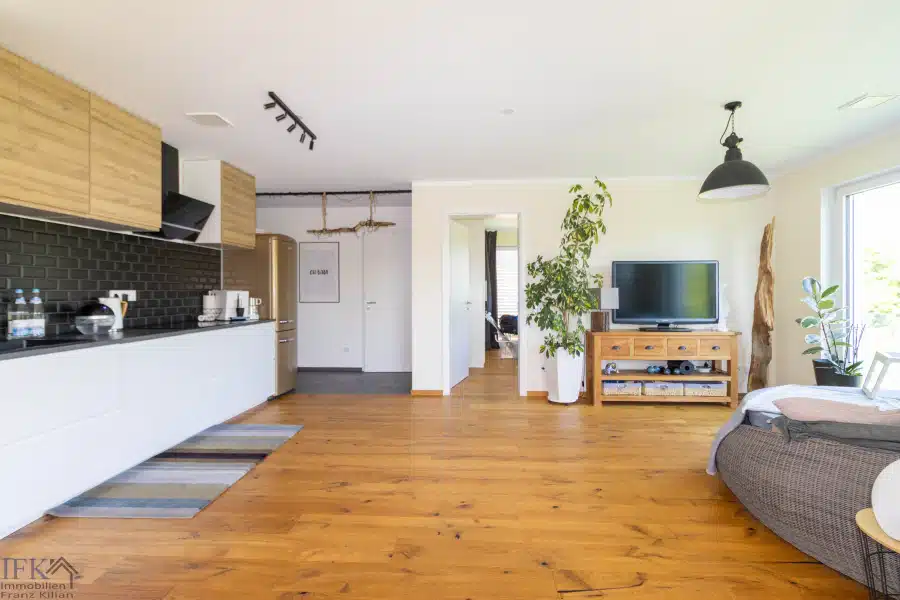 Blick durch Wohnung - Hochwertige 3-Zimmerwohnung in Weilheim