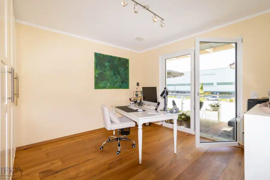 Büro - Hochwertige 3-Zimmerwohnung in Weilheim