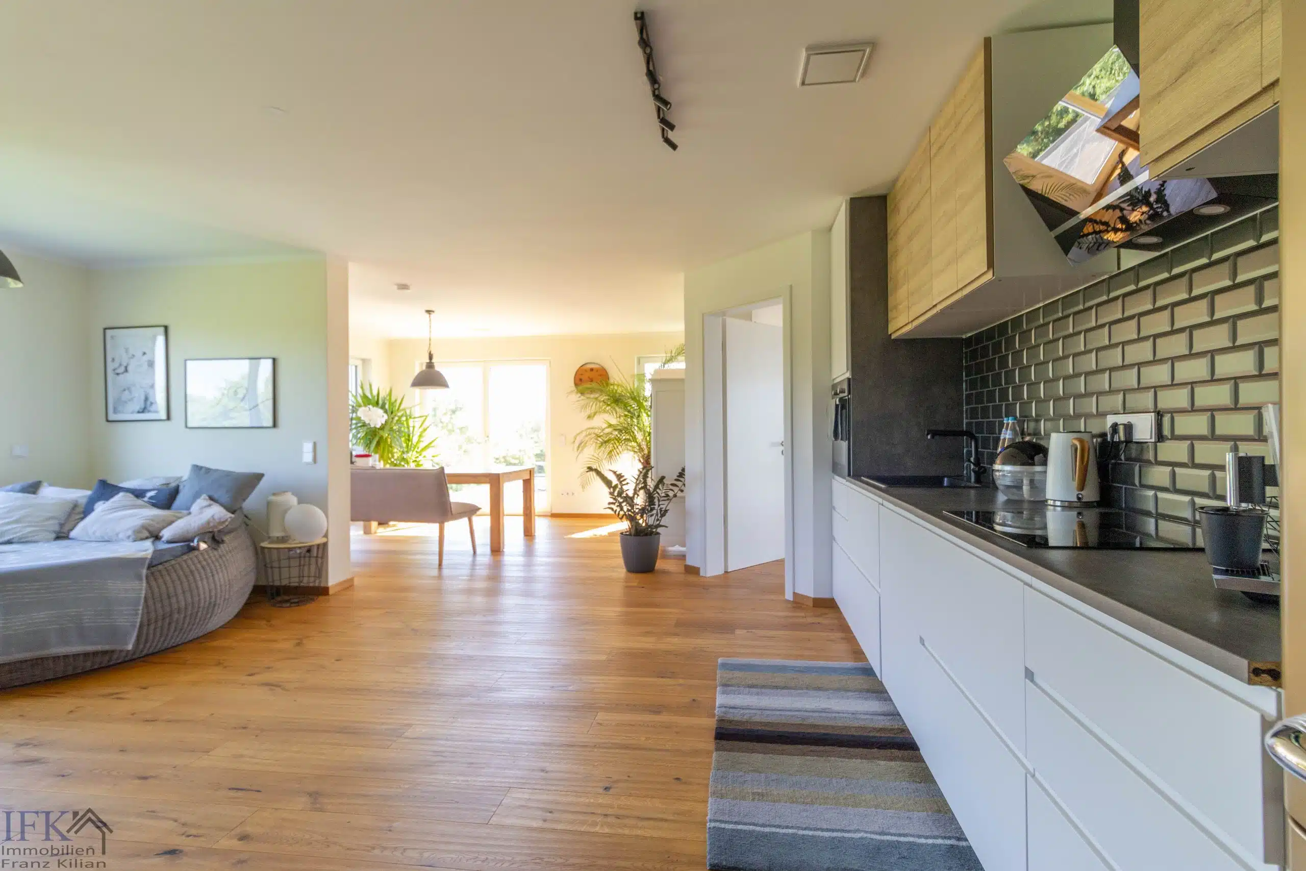 Blick durch Wohnung - Hochwertige 3-Zimmerwohnung in Weilheim