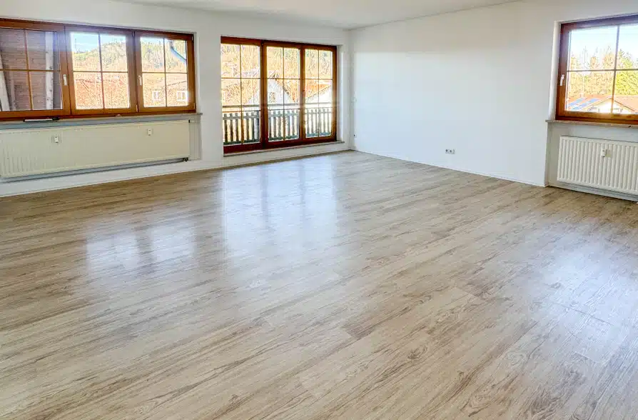 Frei zum Bezug! Voll renovierte 3-Zimmer Dachgeschosswohnung mit attraktivem Grundriss! - Wohnbereich (39083)