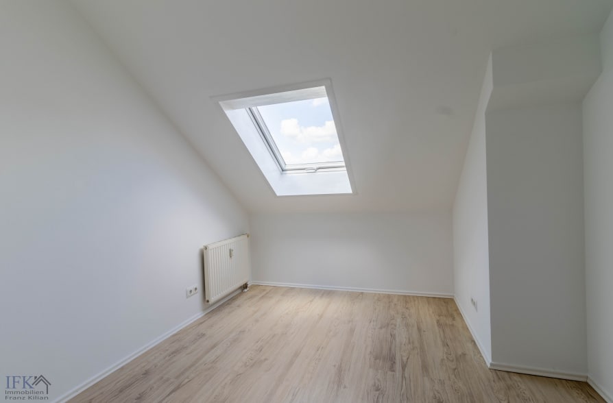 Sofort bezugsfreie 3-Zimmer-Dachgeschoßwohnung mit Weitblick in Peiting! - Kinderzimmer (35004)