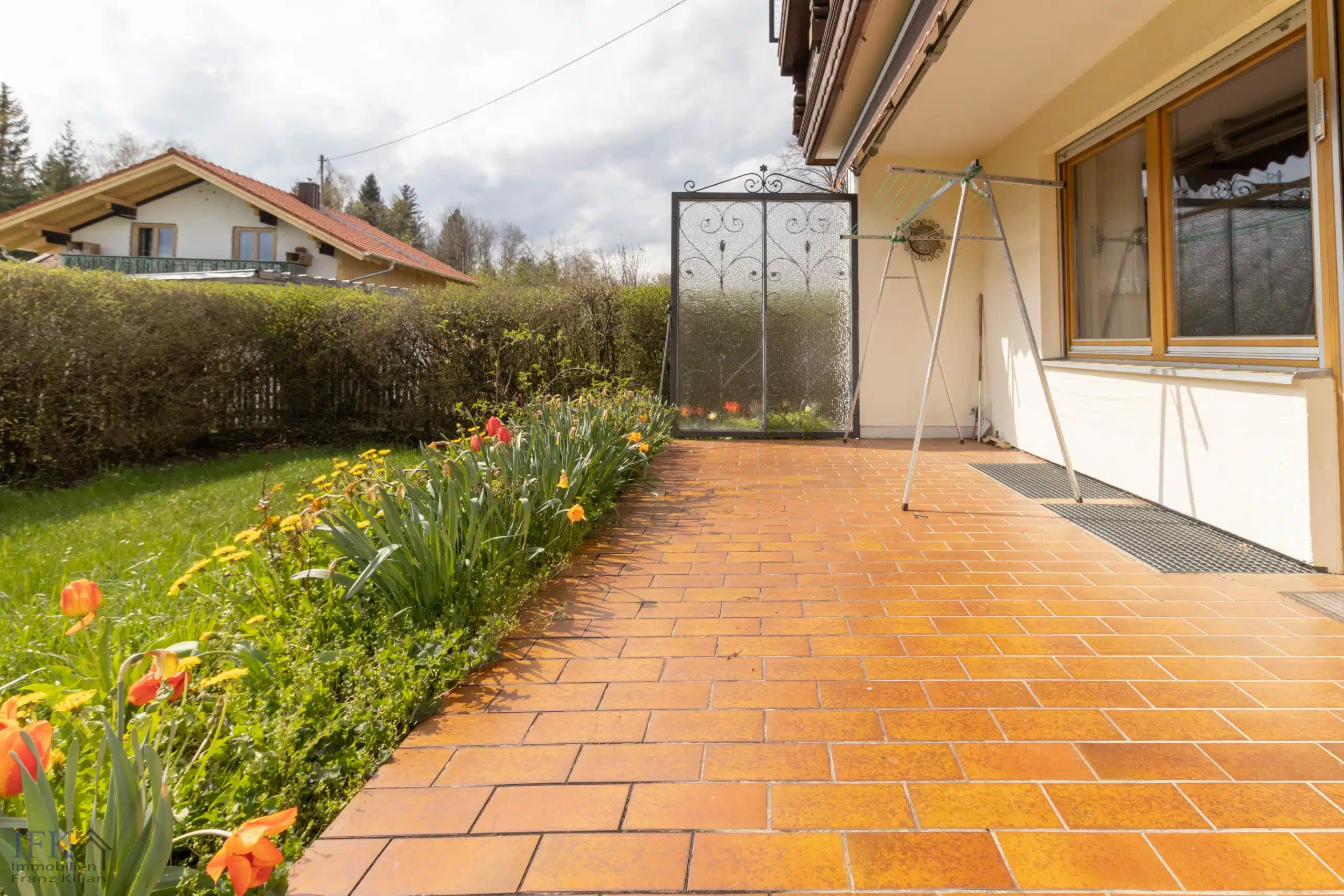Terrasse - Zweifamilienhaus in traumhafter Lage mit Weit- und Bergblick in Oberhausen