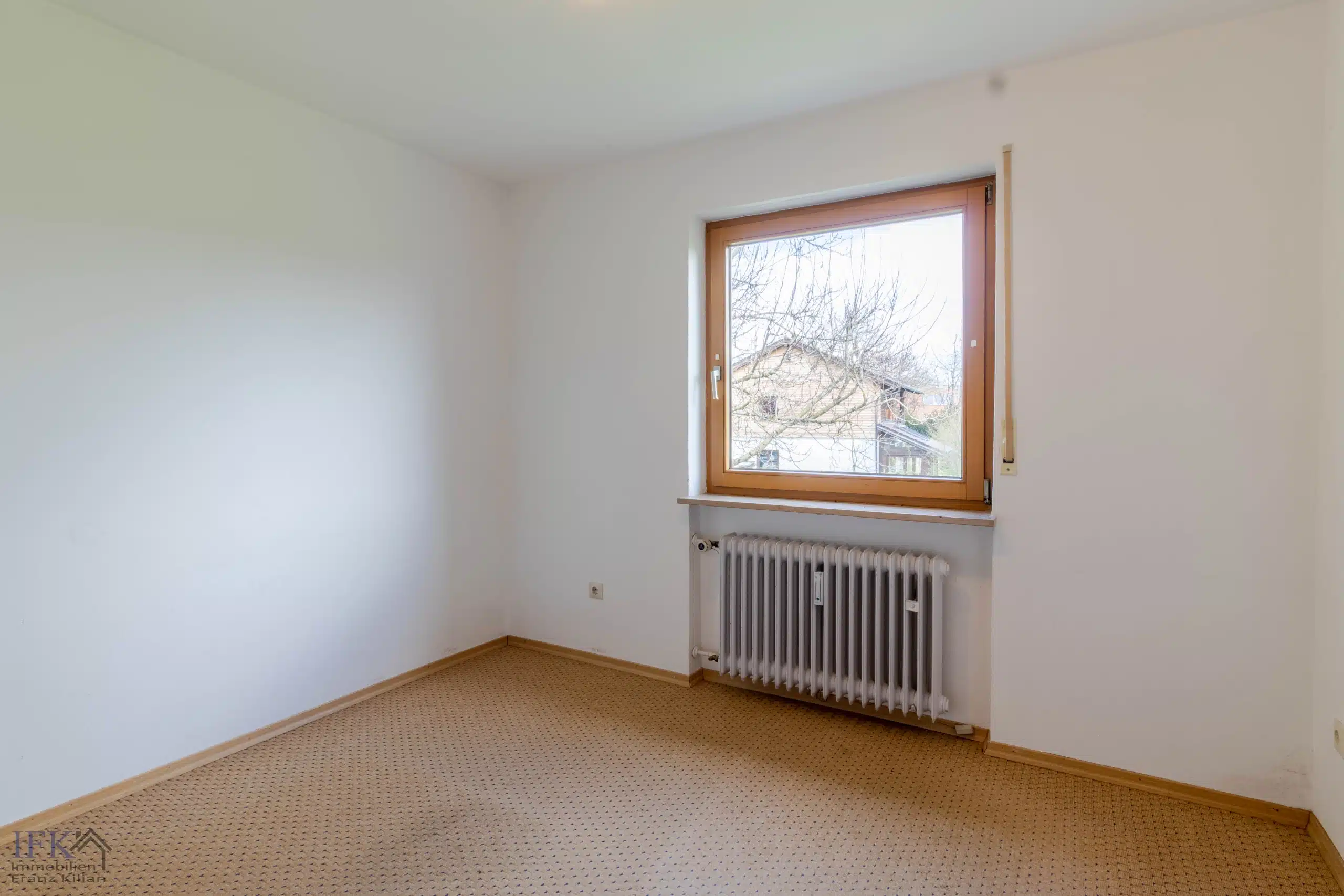 OG Büro - Zweifamilienhaus in traumhafter Lage mit Weit- und Bergblick in Oberhausen