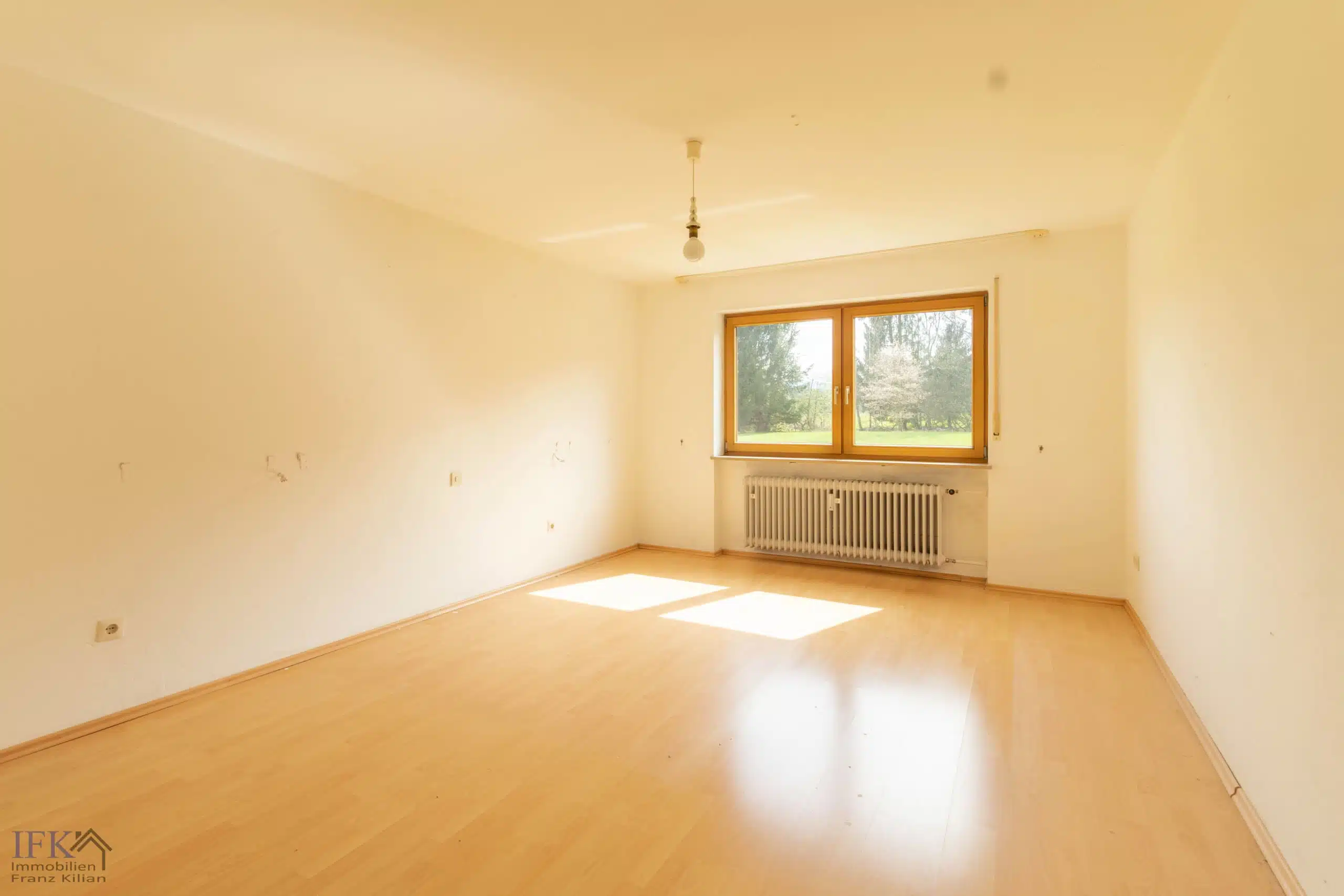 EG Schlafzimmer 1 - Zweifamilienhaus in traumhafter Lage mit Weit- und Bergblick in Oberhausen