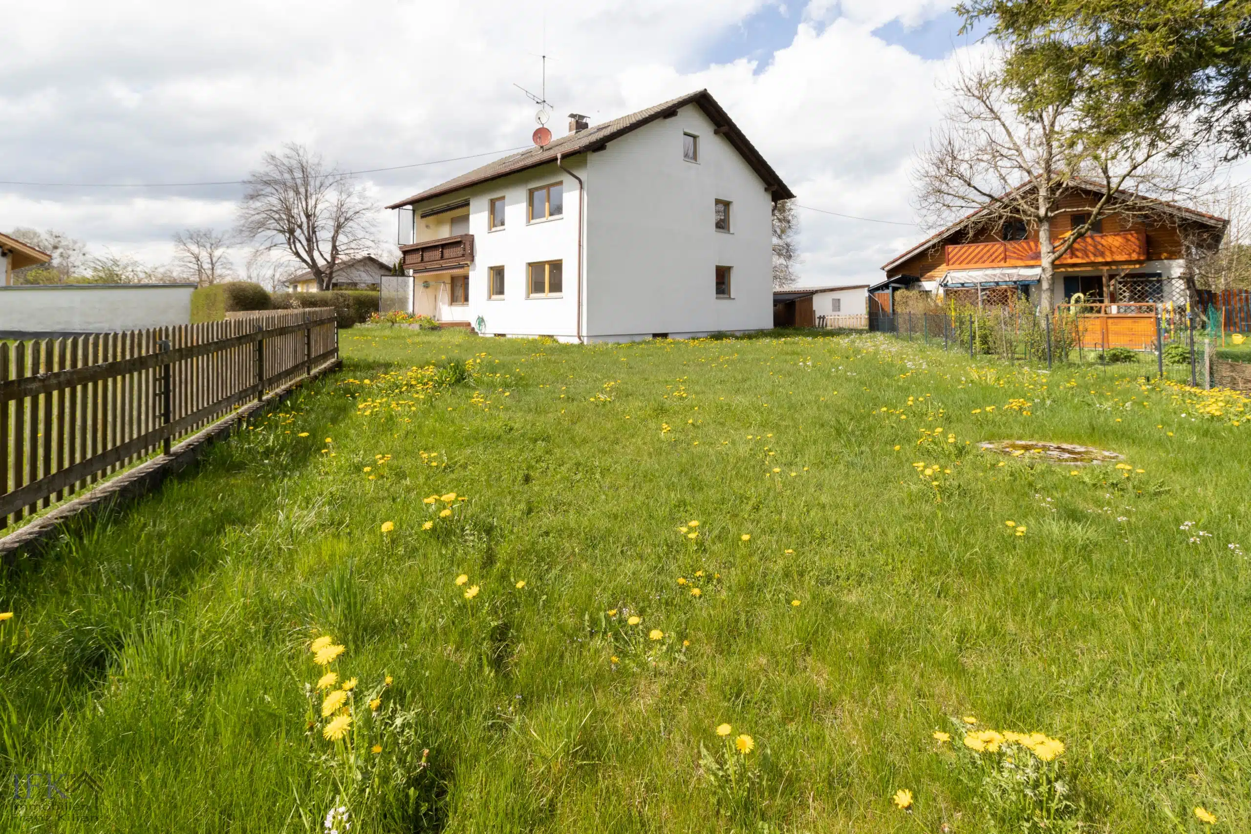 Garten - Zweifamilienhaus in traumhafter Lage mit Weit- und Bergblick in Oberhausen