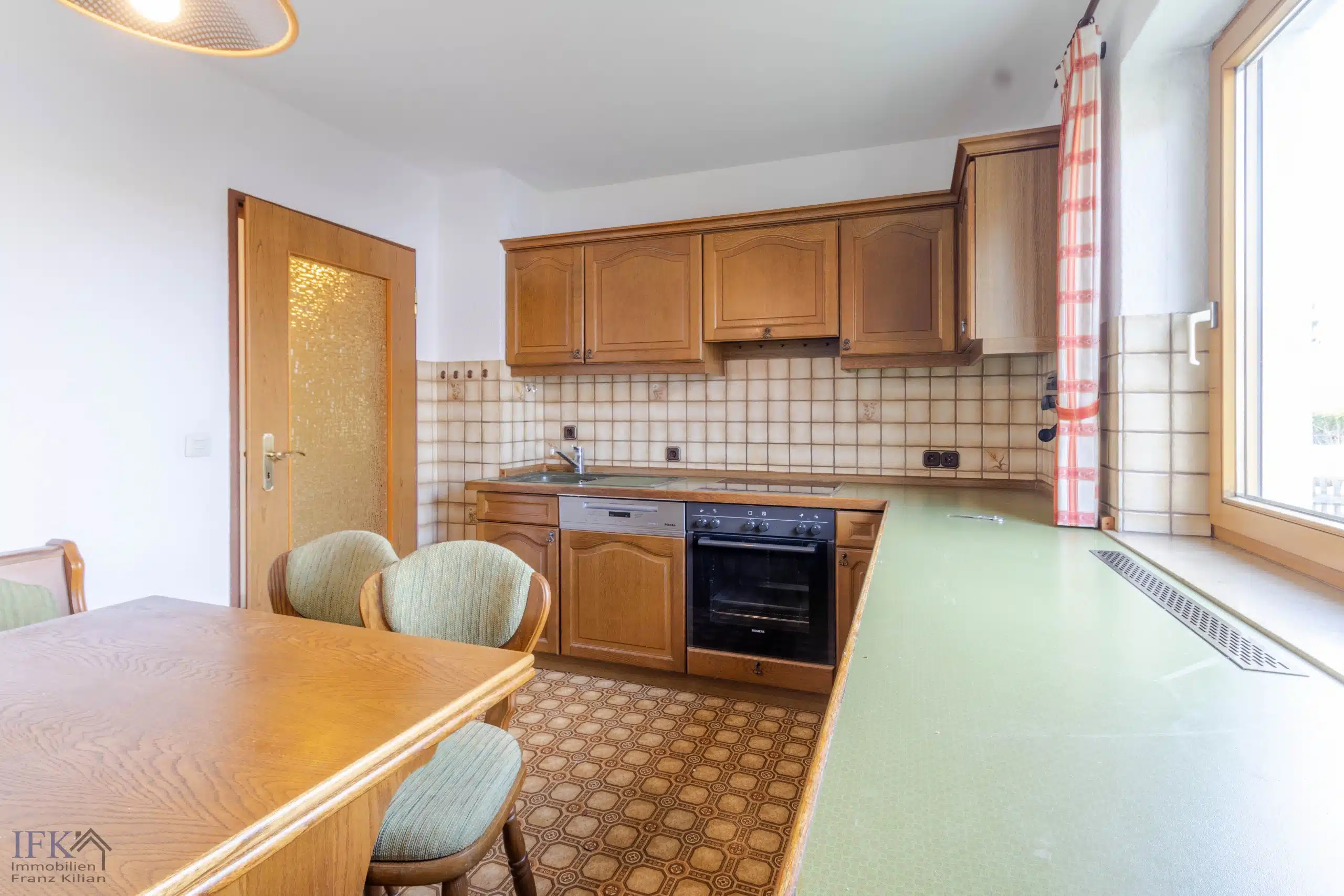 EG Küche - Zweifamilienhaus in traumhafter Lage mit Weit- und Bergblick in Oberhausen