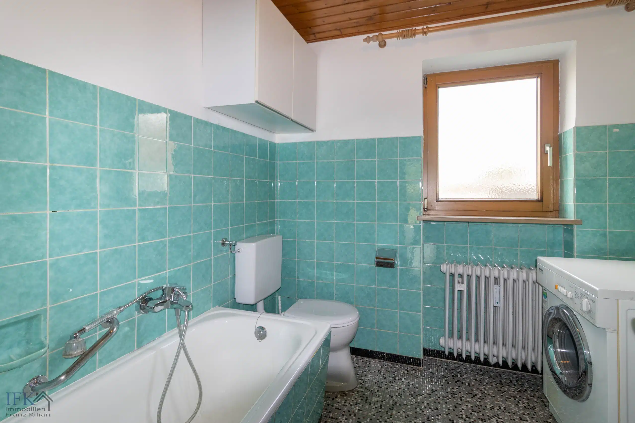 EG Bad - Zweifamilienhaus in traumhafter Lage mit Weit- und Bergblick in Oberhausen