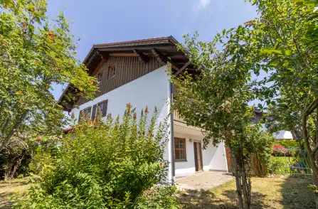 Platz für die ganze Familie! Großzügige Doppelhaushälfte in Hohenpeißenberg, 82383 Hohenpeißenberg, Doppelhaushälfte