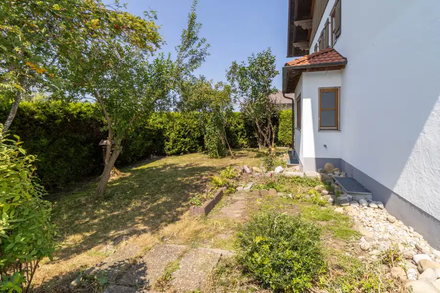 Garten - Platz für die ganze Familie! Großzügige Doppelhaushälfte in Hohenpeißenberg
