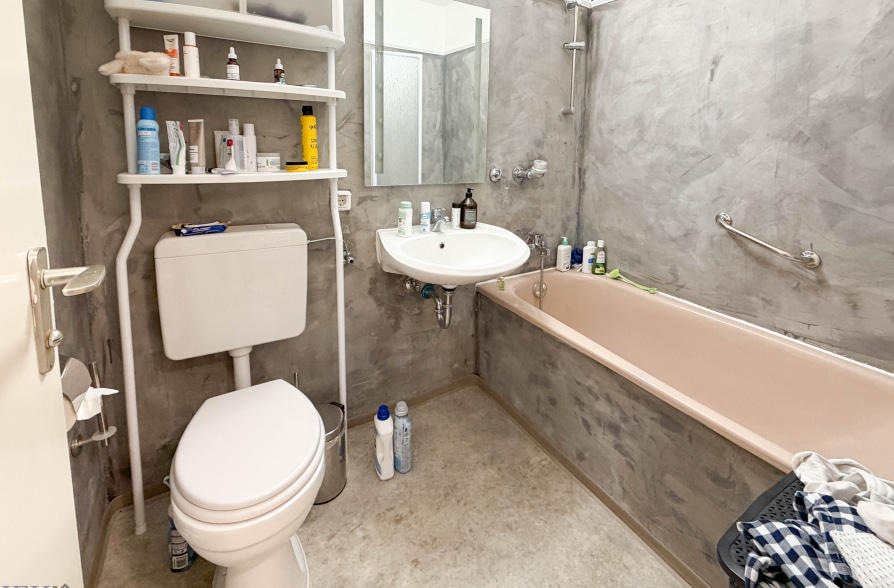 Kleine Wohnung, großes Potenzial – vermietetes Appartement mit Balkon in Weilheim - Bad (43903)