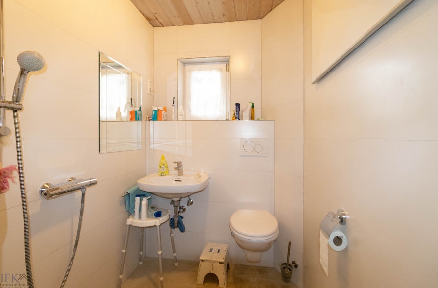 Charmantes Altbau Einfamilienhaus mit Erweitertungspotenzial in Raisting - Bad (38322)