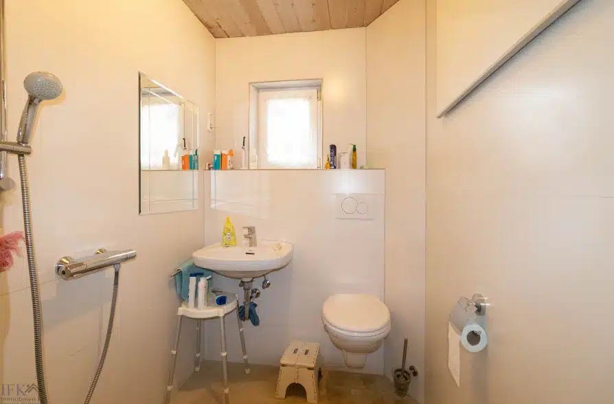 Charmantes Altbau Einfamilienhaus mit Erweitertungspotenzial in Raisting - Bad (38322)