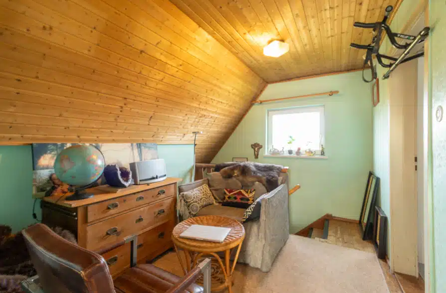 Charmantes Altbau Einfamilienhaus mit Erweitertungspotenzial in Raisting - Flur DG (38323)