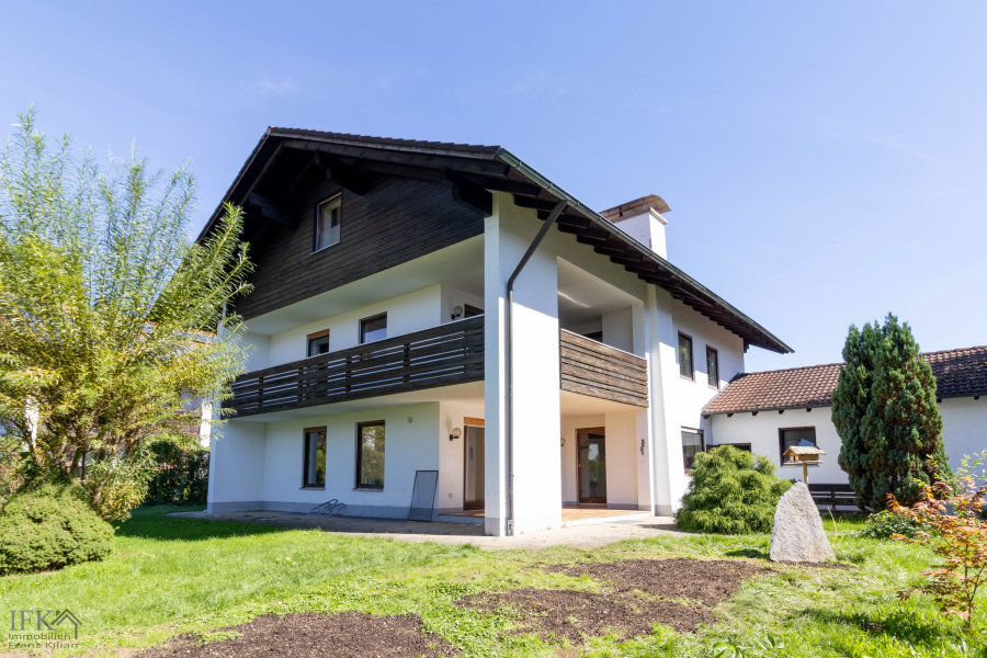 Großzügiges 3-Familienhaus in ruhiger Wohnlage im Weilheimer Osten - Gartenansicht