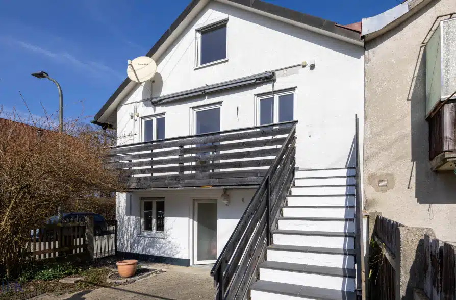 Renoviertes Stadthaus mit zwei Wohneinheiten und vielseitigen Nutzungsmöglichkeiten! - Außenansicht (39618)