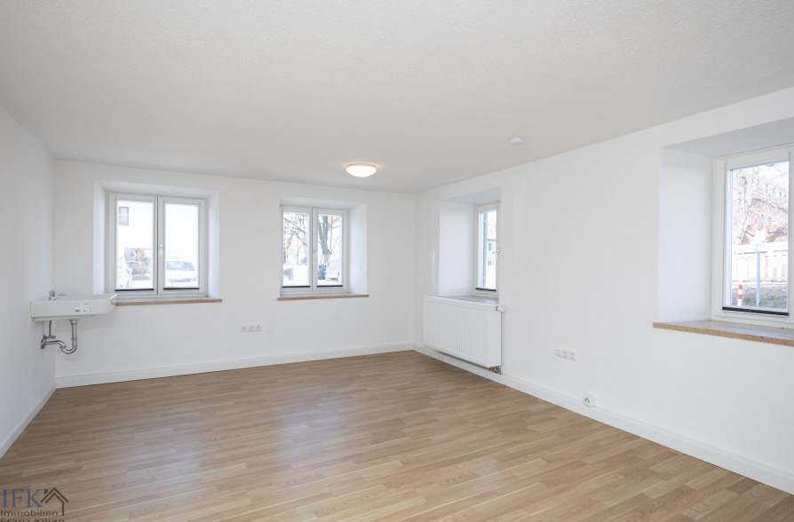 Renoviertes Stadthaus mit zwei Wohneinheiten und vielseitigen Nutzungsmöglichkeiten! - EG Zimmer 1 (39621)