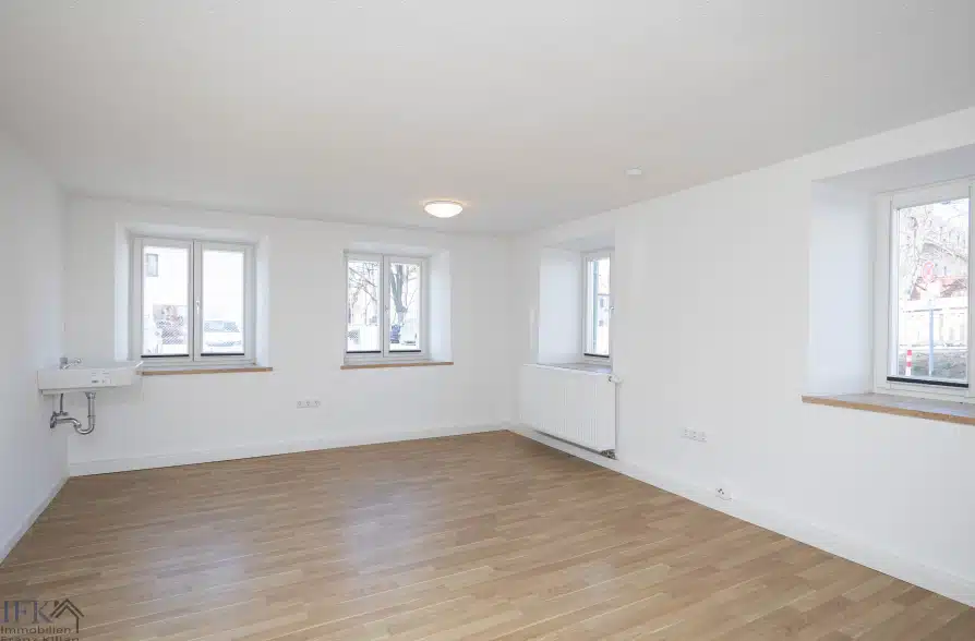 Renoviertes Stadthaus mit zwei Wohneinheiten und vielseitigen Nutzungsmöglichkeiten! - EG Zimmer 1 (39621)