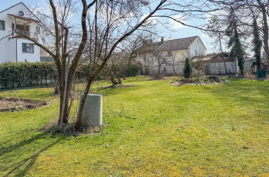 Sonniges Baugrundstück für Einfamilienhaus oder Zweifamilienhaus in Weilheim - Grundstück (39880)