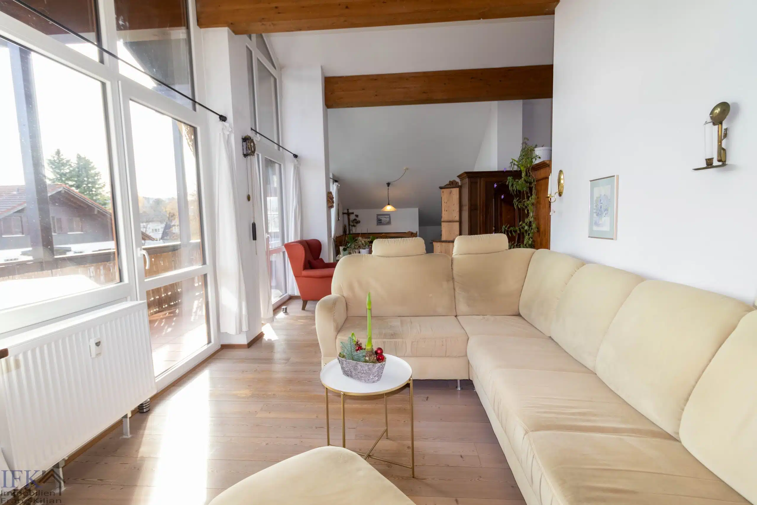 Wohnbereich - Gemütliche 4-Zimmer-Dachgeschoßwohnung in Peißenberg Wörth