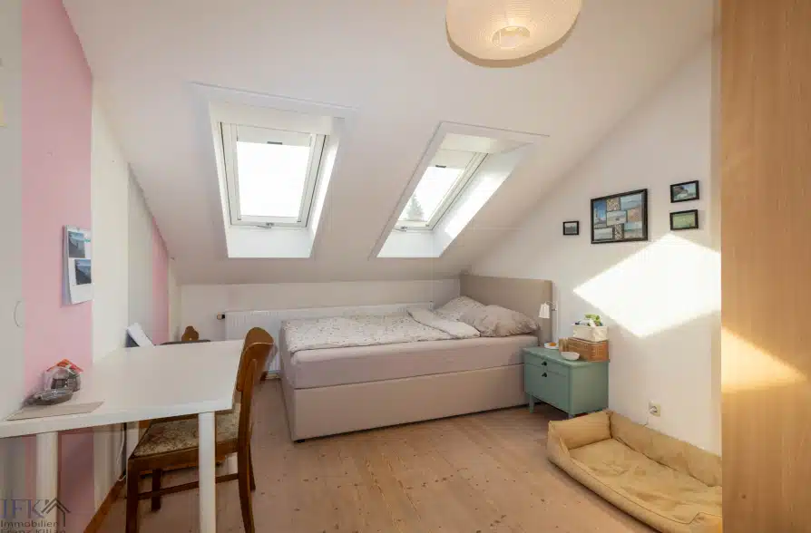 Gemütliche 4-Zimmer-Dachgeschoßwohnung in Peißenberg Wörth - Zimmer 2 (36965)