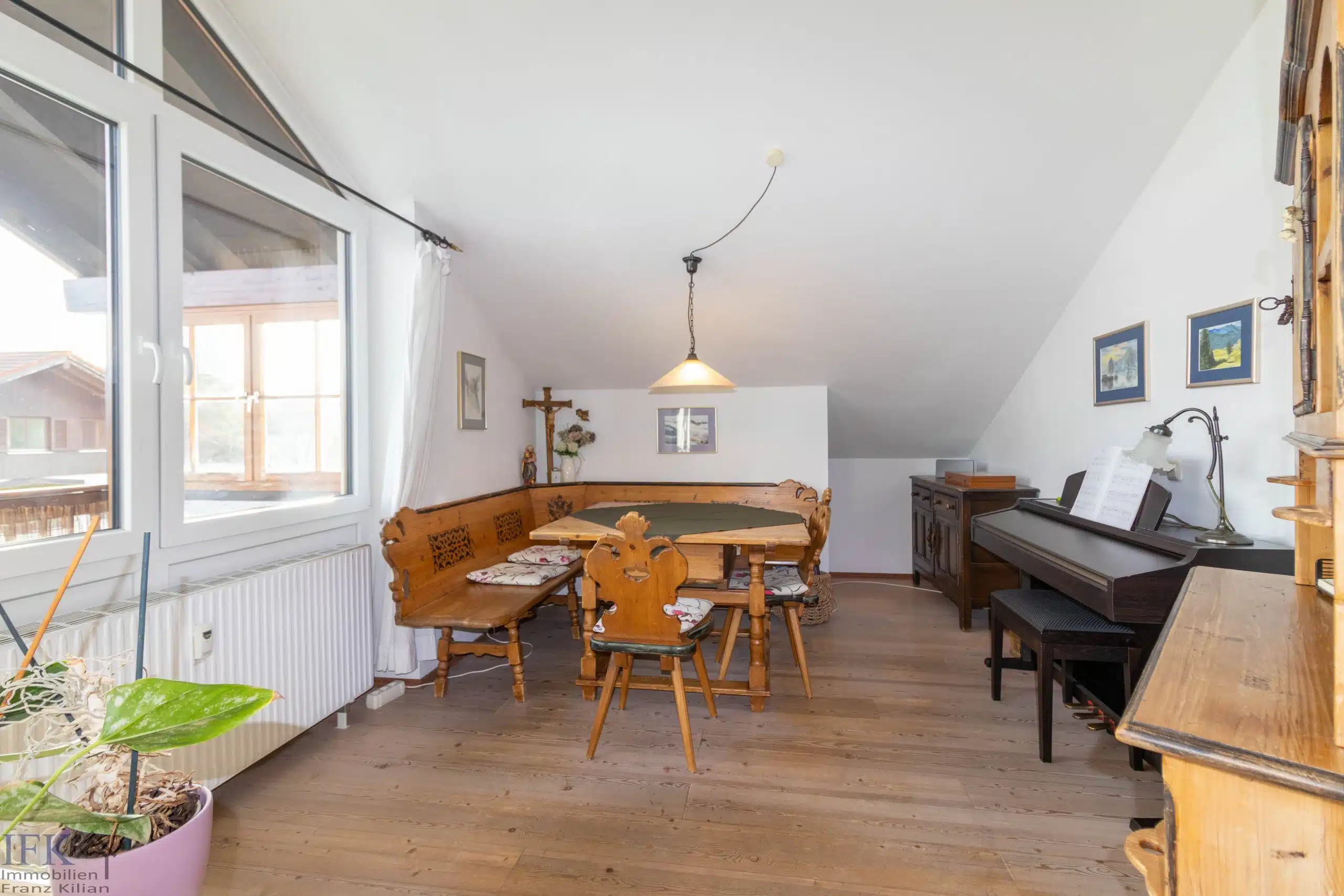 Essbereich - Gemütliche 4-Zimmer-Dachgeschoßwohnung in Peißenberg Wörth