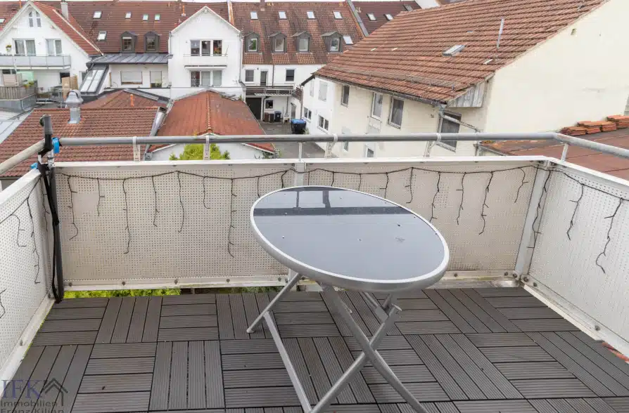 Kapitalanleger aufgepasst! Mehrfamilienhaus mit 3 Wohneinheiten im Zentrum von Weilheim! - DG Balkon (36411)