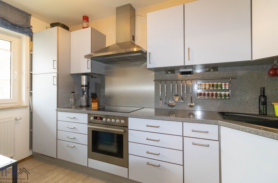 Kapitalanleger aufgepasst! Mehrfamilienhaus mit 3 Wohneinheiten im Zentrum von Weilheim! - OG Küche (36396)