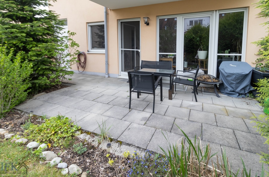Kapitalanleger aufgepasst! Mehrfamilienhaus mit 3 Wohneinheiten im Zentrum von Weilheim! - Terrasse (36394)