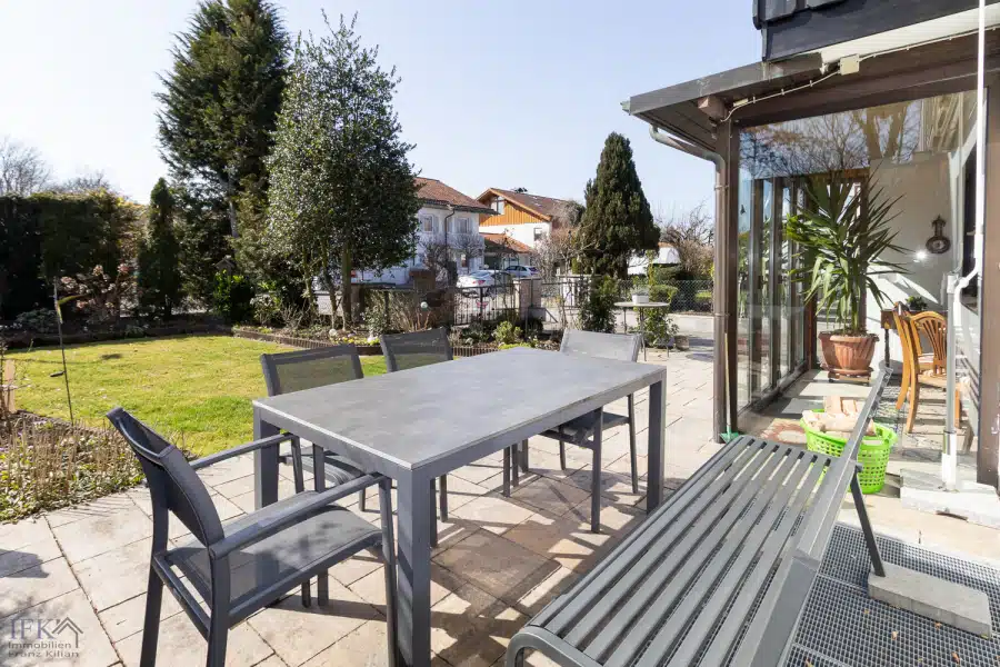 Terrasse - Großzügige, sonnige Doppelhaushälfte in familienfreundlicher Lage von Weilheim