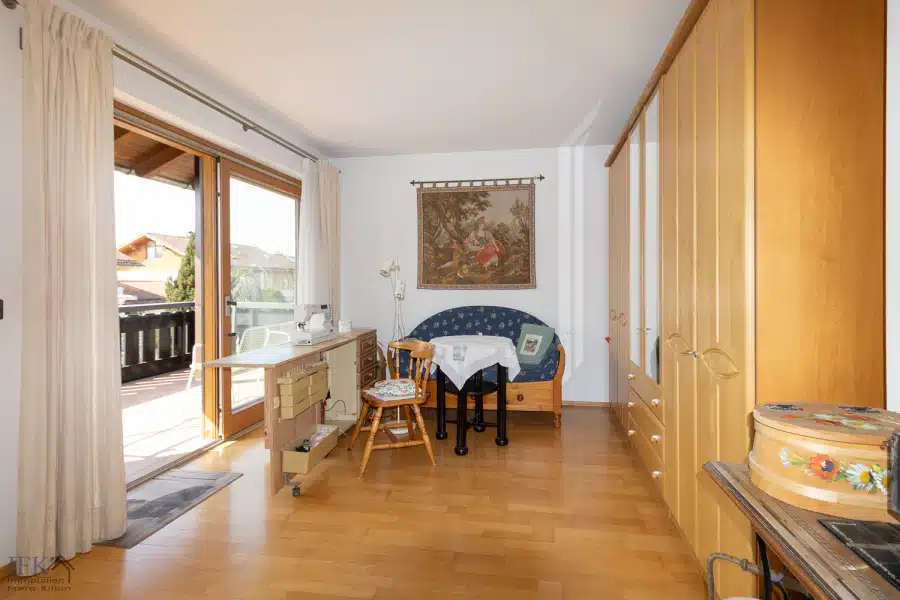 Schlafzimmer - Großzügige, sonnige Doppelhaushälfte in familienfreundlicher Lage von Weilheim