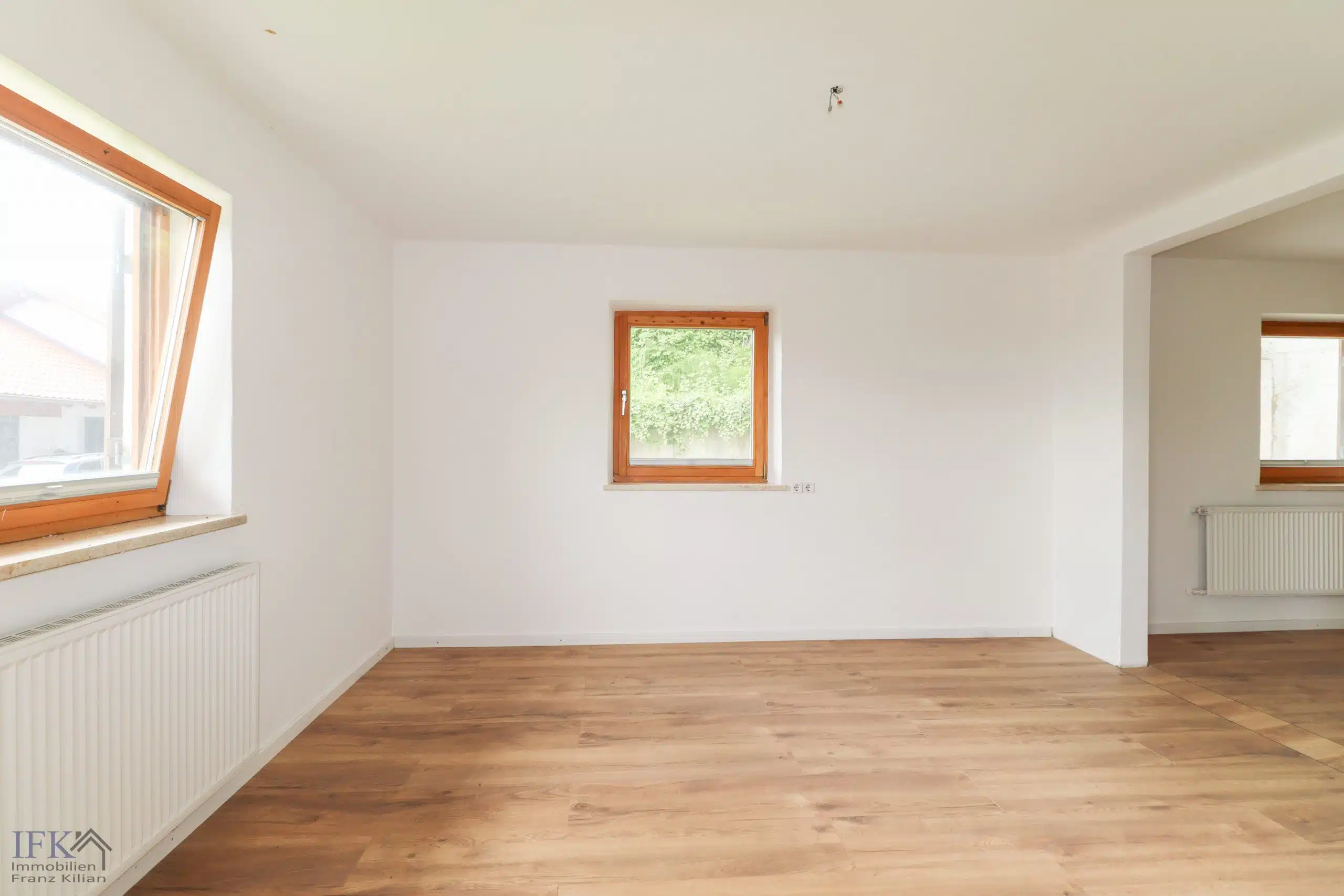 Essbereich - Naturliebhaber aufgepasst! Juwel mit traumhaftem Ausblick in Paterzell!