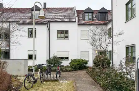 Gemütliche 4-Zimmer-Dachgeschoßwohnung mit Weitblick und XXL Balkon, 82362 Weilheim in Oberbayern, Dachgeschosswohnung