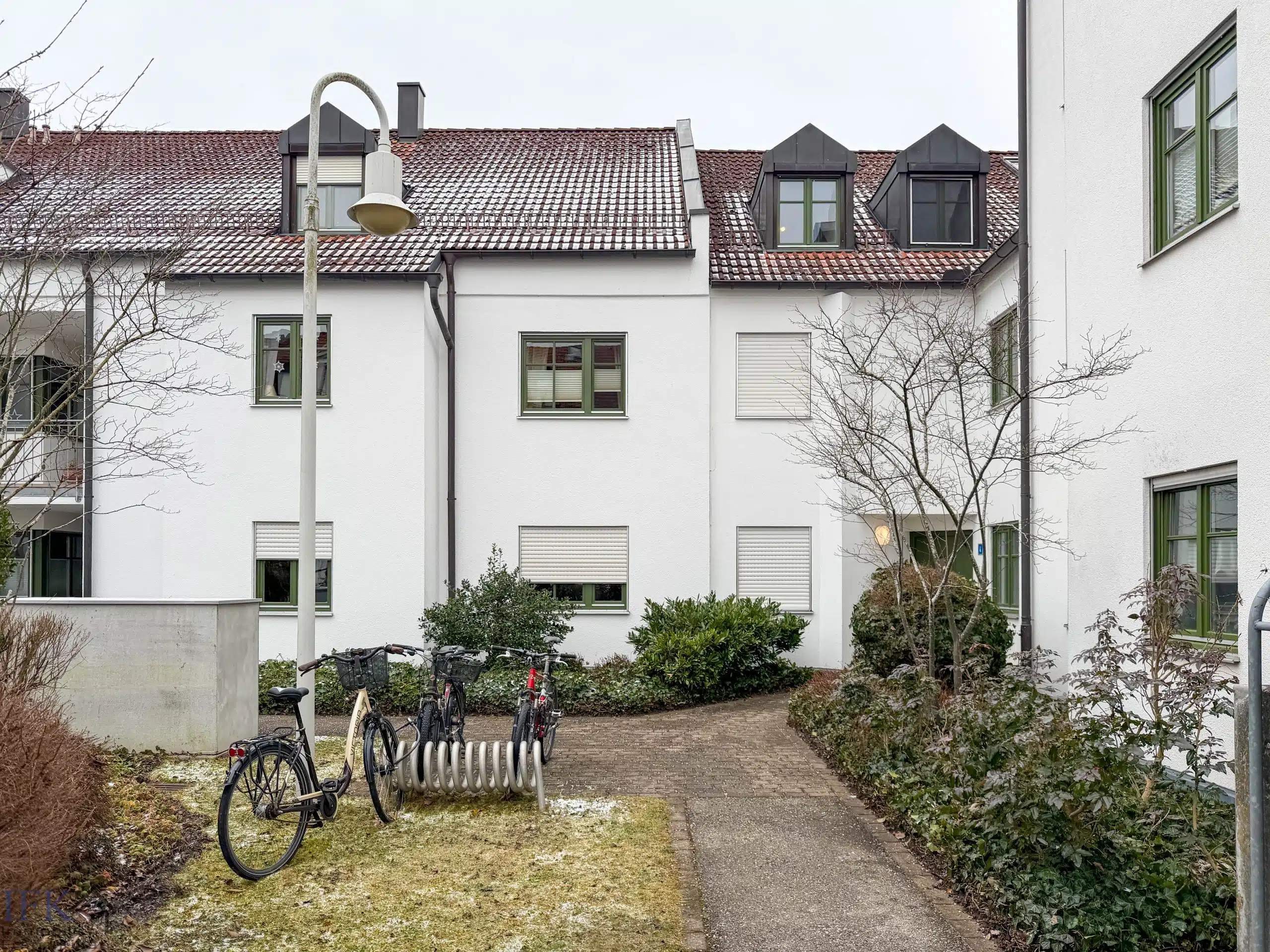 Außenansicht - Gemütliche 4-Zimmer-Dachgeschoßwohnung mit Weitblick und XXL Balkon