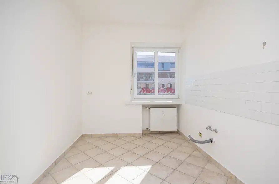 Hohe Decken, Fischgrätparkett, Bergblick. Gemütliche Altbauwohnung in Au-Haidhausen - Küche (40511)