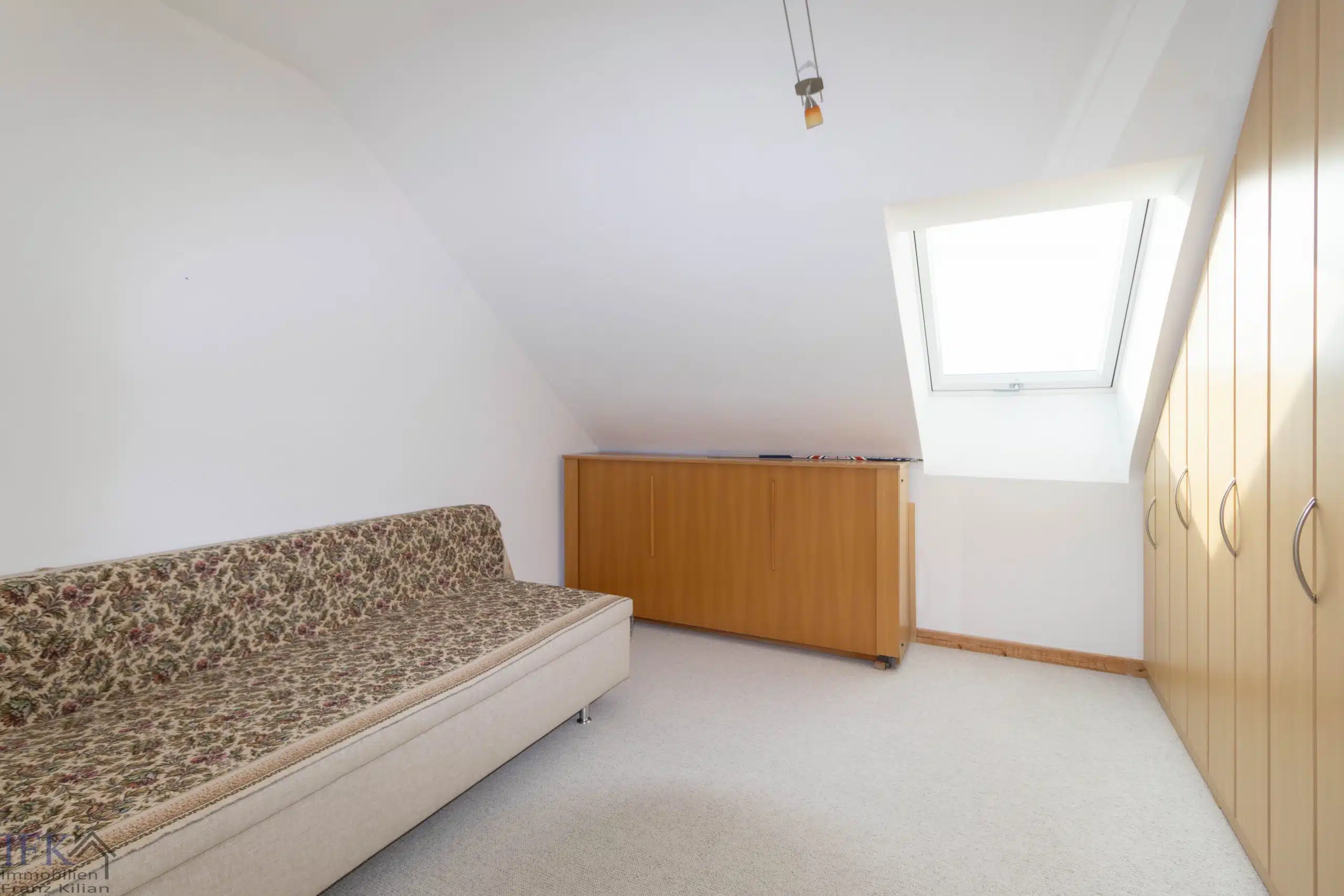 DG Schlafzimmer - Hier brauchen Sie keinen TV! Zweifamilienhaus in Hohenpeißenberg mit Panoramablick!!